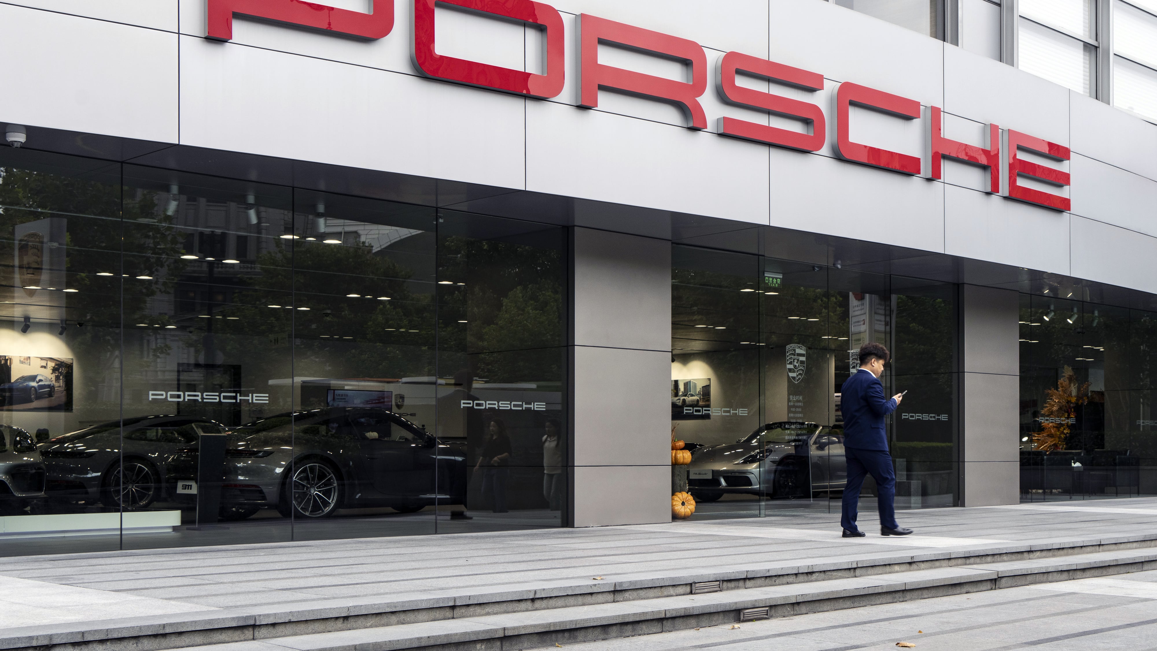 Porsche, looking to reverse sales slump, creates advanced technical division in China